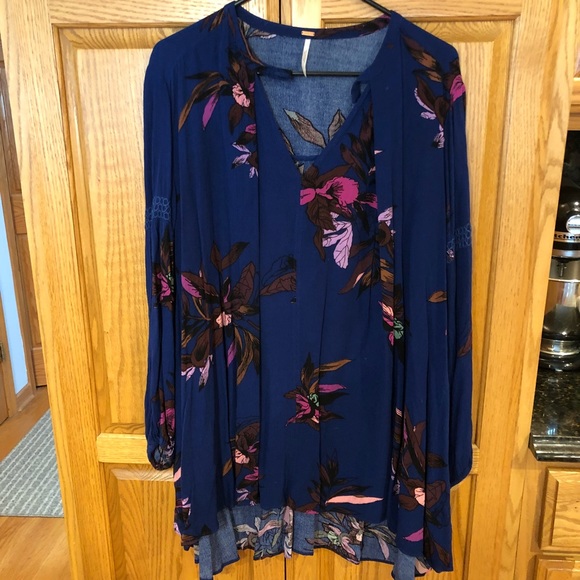 Free People Swing Tunic Top. Size S - Picture 2 of 5